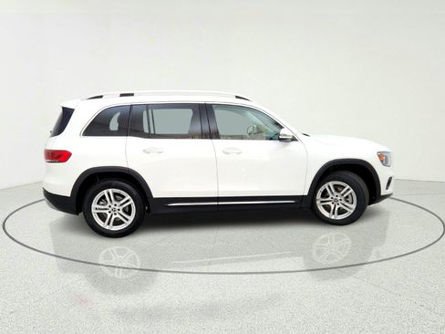 Certified 2022 Mercedes-Benz GLB 250 4MATIC w/ Premium Package Lite image 7