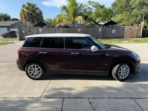 Used 2017 MINI Cooper Clubman FWD image 2