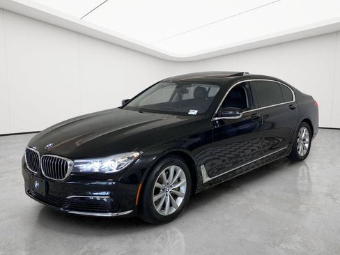 Used 2017 BMW 740i xDrive AWD/4WD image 33