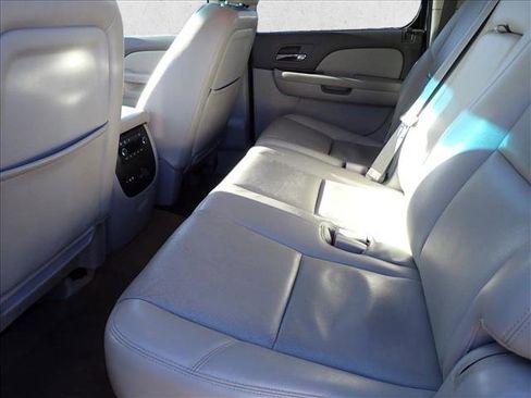 Used 2014 GMC Yukon XL SLT w/ SLT-2 Equipment Package image 11