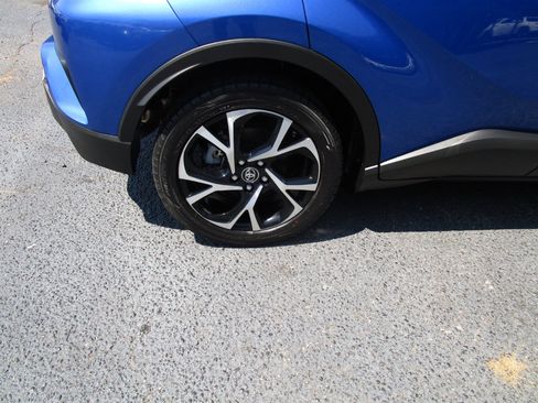 Used 2019 Toyota C-HR Limited image 25
