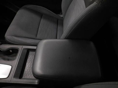 Used 2024 Nissan Frontier SV image 31