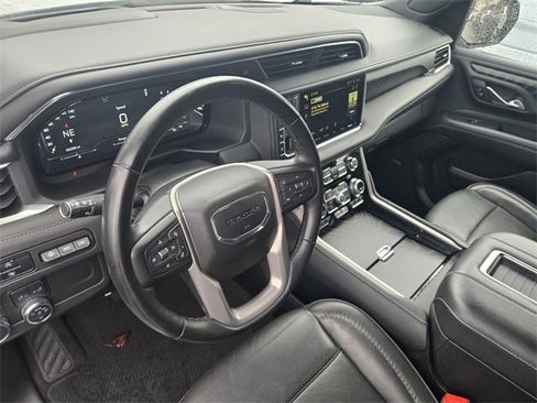 Used 2023 GMC Yukon Denali image 11