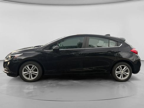 Used 2017 Chevrolet Cruze LT w/ Convenience Package FWD image 2