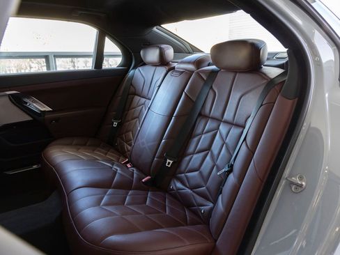 Used 2023 BMW 740i w/ Parking Assistance Package RWD image 23