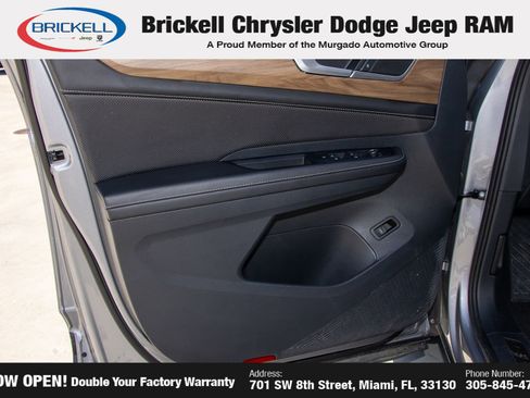 Used 2024 Volkswagen Atlas SE FWD image 10