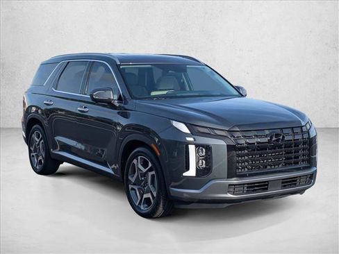 Used 2023 Hyundai Palisade Limited w/ Cargo Package FWD image 3