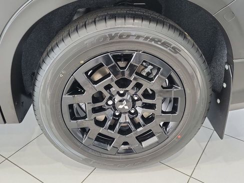 New 2026 Mitsubishi Outlander Trail Edition image 9