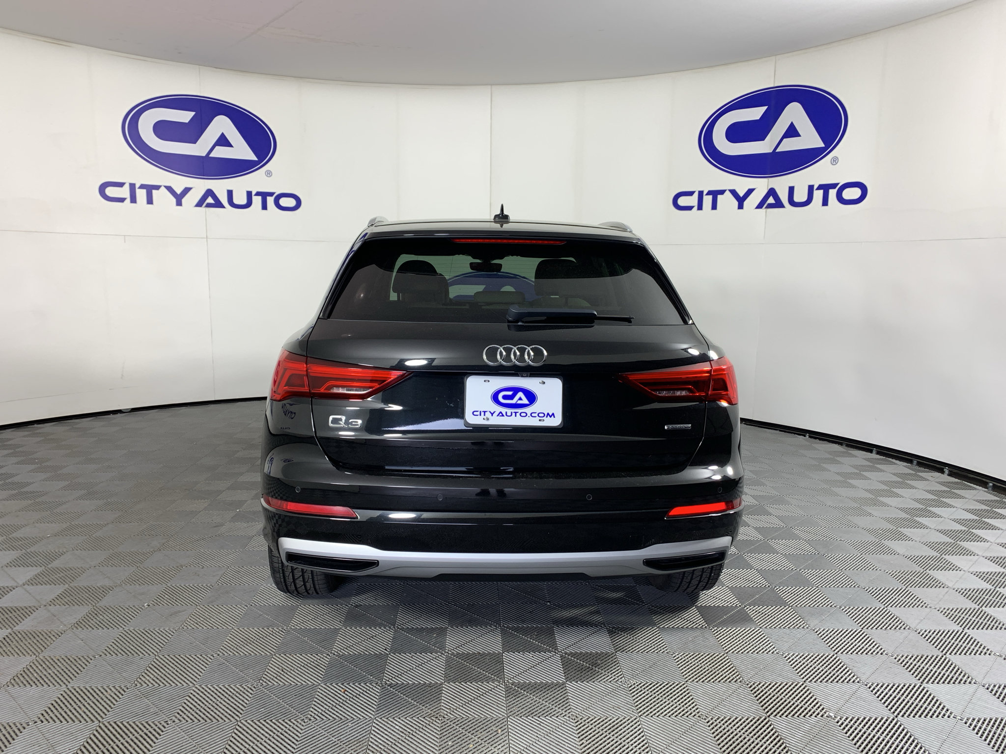 Used 2020 Audi Q3 2.0T Premium AWD/4WD image 4