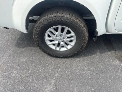 Used 2016 Nissan Frontier SV AWD/4WD image 11