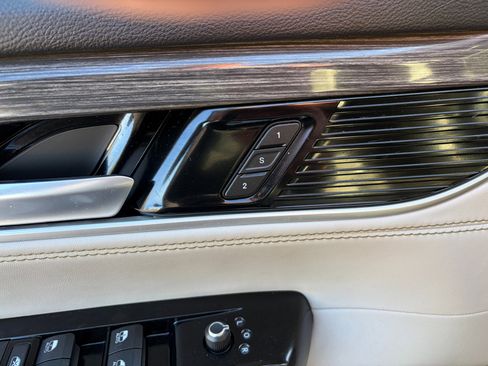 Used 2022 Jeep Wagoneer Series III w/ Convenience Group I image 13