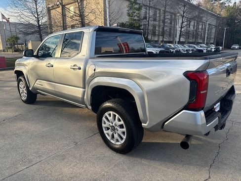 Certified 2024 Toyota Tacoma SR5 image 3