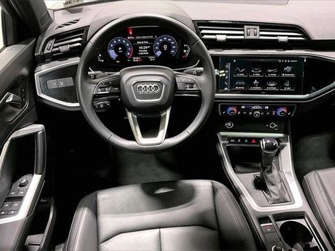 Certified 2025 Audi Q3 2.0T Premium w/ Convenience Package image 5