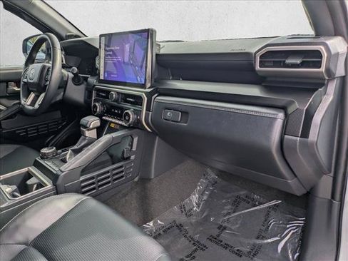 Certified 2025 Toyota 4Runner Limited AWD/4WD image 22