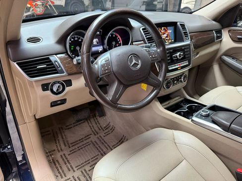 Used 2014 Mercedes-Benz ML 350 4MATIC w/ Premium 1 Package image 9