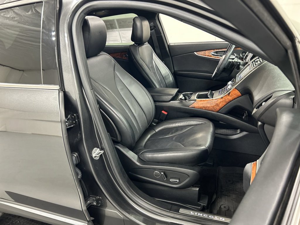 Used 2020 Lincoln Nautilus Reserve w/ Class II Trailer Tow Package AWD/4WD image 24
