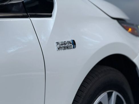 Used 2018 Toyota Prius Prime Premium w/ Carpet Mat Package FWD image 40