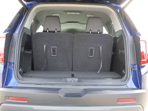 Used 2023 GMC Acadia AT4 w/ Preferred Package image 23