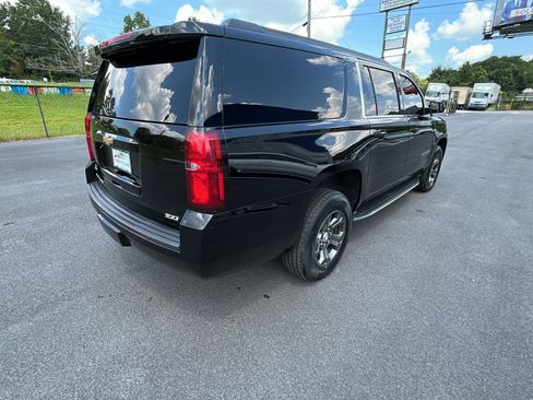 Used 2016 Chevrolet Suburban LT w/ Luxury Package AWD/4WD image 5