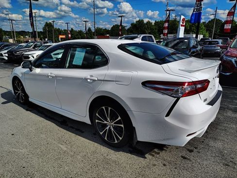 Used 2020 Toyota Camry SE AWD/4WD image 6