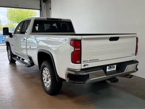 Used 2024 Chevrolet Silverado 2500 LTZ AWD/4WD image 3