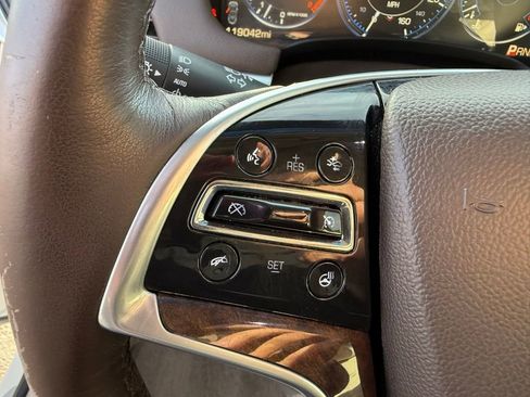 Used 2013 Cadillac XTS Premium image 27