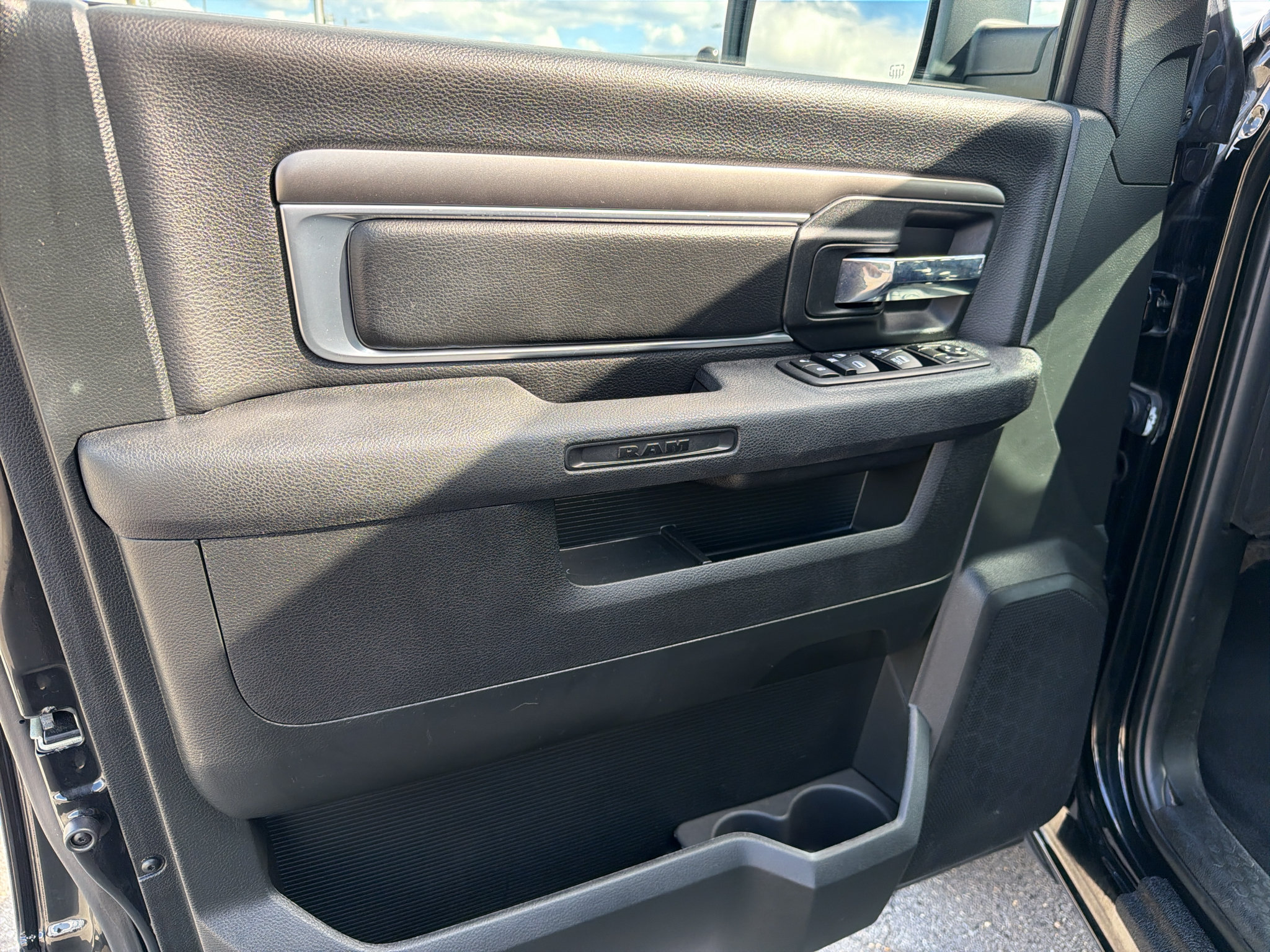 Used 2024 RAM 1500 Warlock AWD/4WD image 14