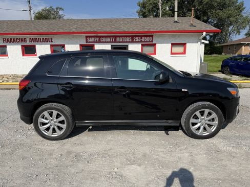 Used 2015 Mitsubishi Outlander Sport SE AWD/4WD image 2