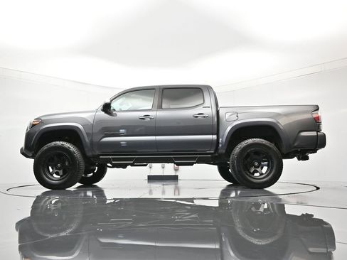 Used 2022 Toyota Tacoma Limited image 46