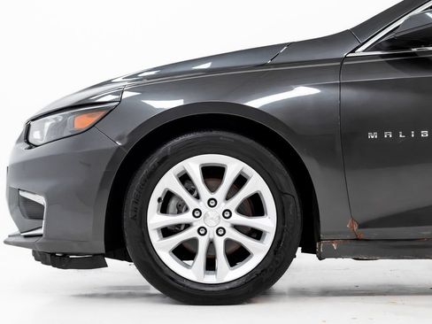 Used 2017 Chevrolet Malibu LT FWD image 24
