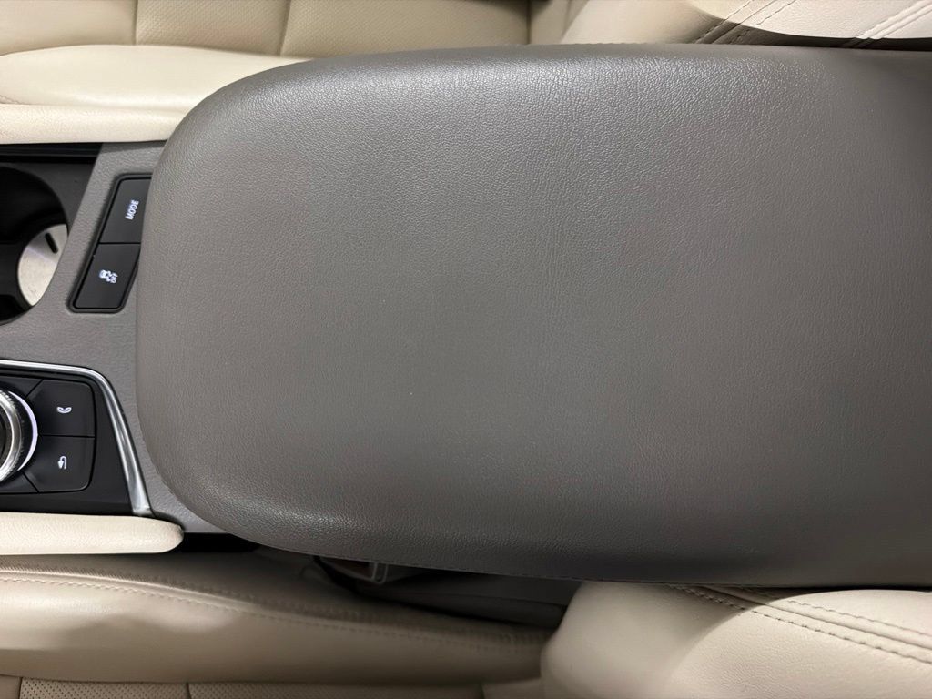 Used 2022 Cadillac XT5 Premium Luxury w/ Technology Package AWD/4WD image 33