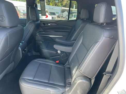 Certified 2025 Chevrolet Traverse LT image 12