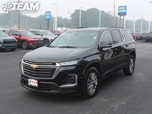 Used 2023 Chevrolet Traverse LT w/ Rear Camera Mirror Package AWD/4WD image 8