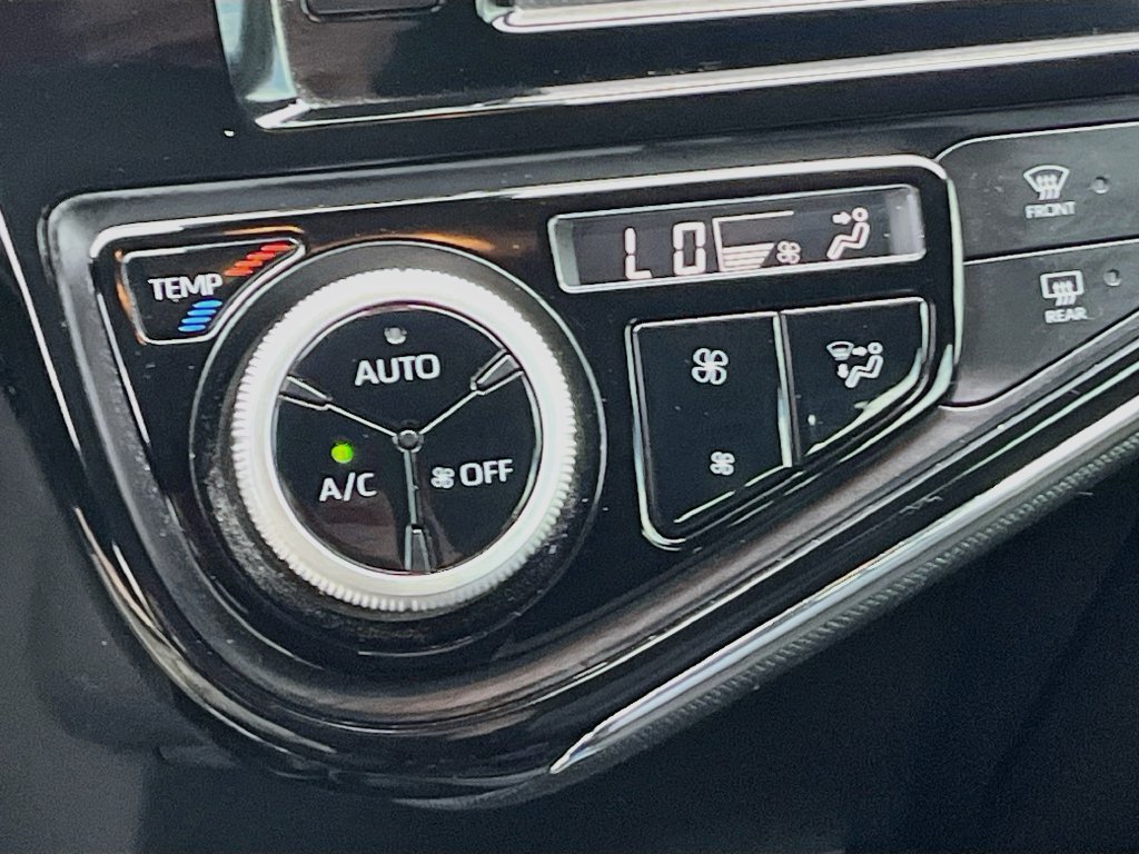Used 2018 Toyota Prius C Two FWD image 15