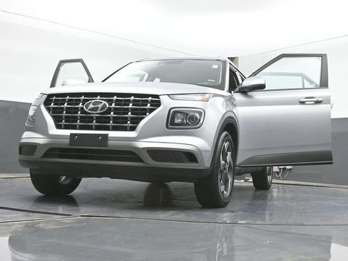 Used 2025 Hyundai Venue SEL FWD image 53