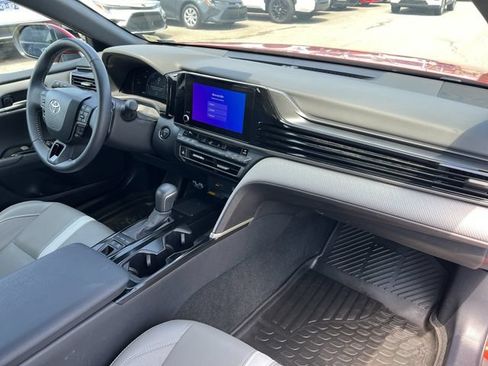 Used 2025 Toyota Camry SE FWD image 27