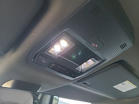 New 2025 Volkswagen ID. Buzz Pro S image 32