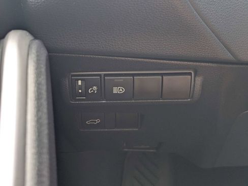 Used 2023 Toyota Corolla Cross XLE w/ Convenience Package AWD/4WD image 28