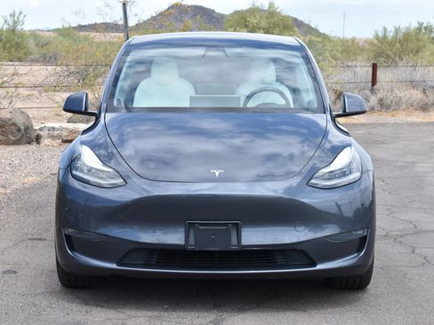Used 2023 Tesla Model Y 2WD image 2