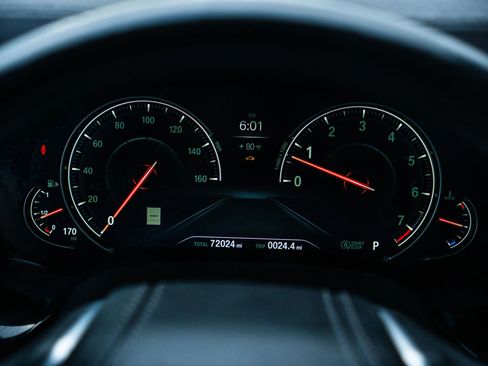 Used 2018 BMW 640i Gran Turismo xDrive w/ M Sport Package image 9