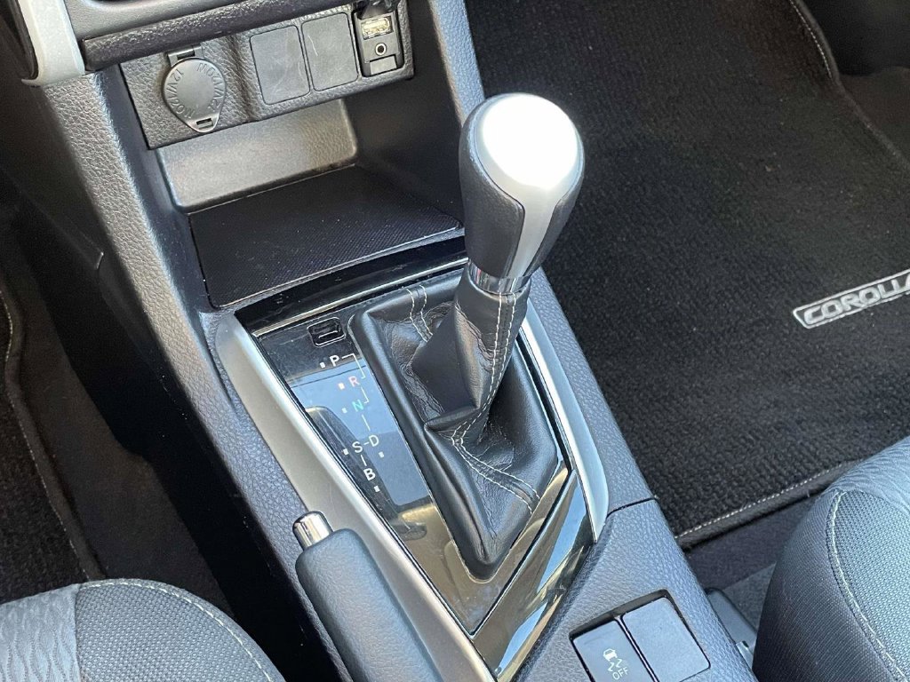 Used 2019 Toyota Corolla LE FWD image 28