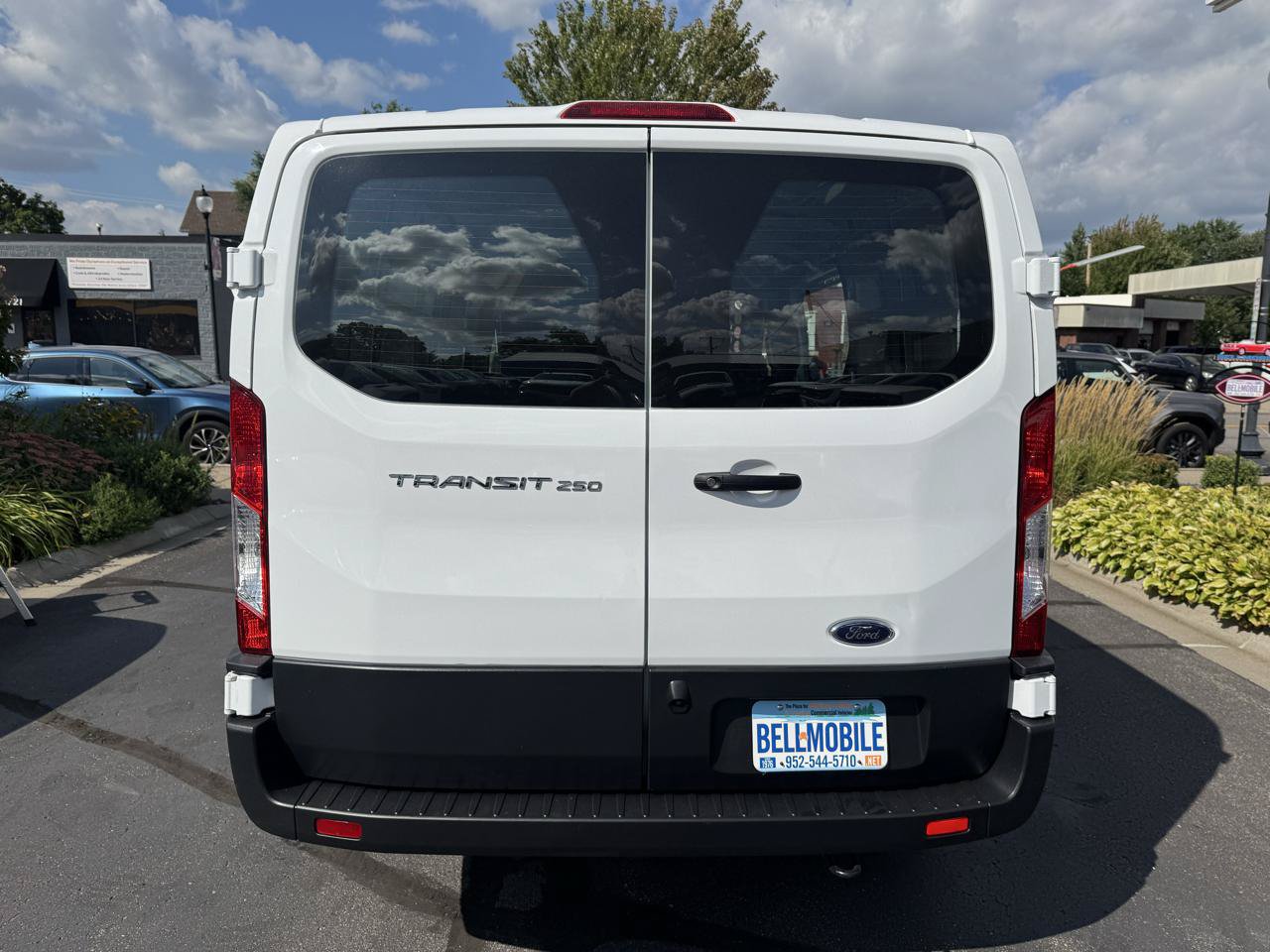 Used 2025 Ford Transit 250 Low Roof w/ Exterior Upgrade Package RWD image 4