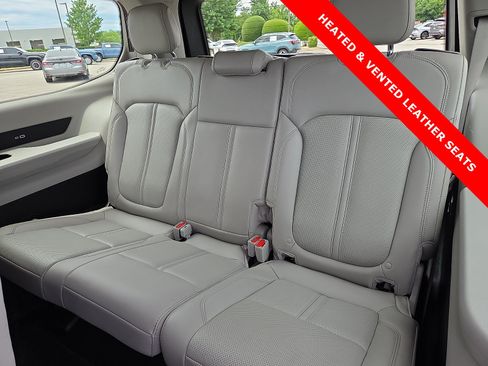 Used 2022 Jeep Wagoneer Series III AWD/4WD image 10