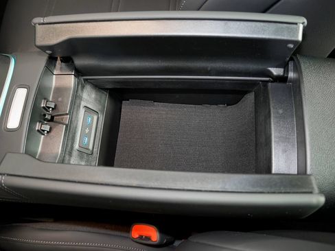 New 2026 Mercedes-Benz E 53 AMG e 4MATIC Sedan image 24