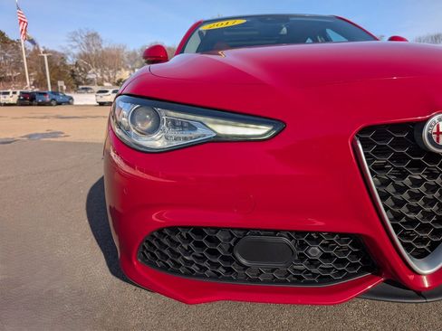 Used 2017 Alfa Romeo Giulia AWD image 9