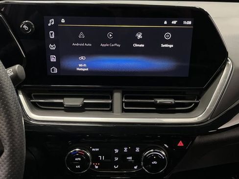 Used 2024 Chevrolet Trax RS w/ Sunroof Package image 9