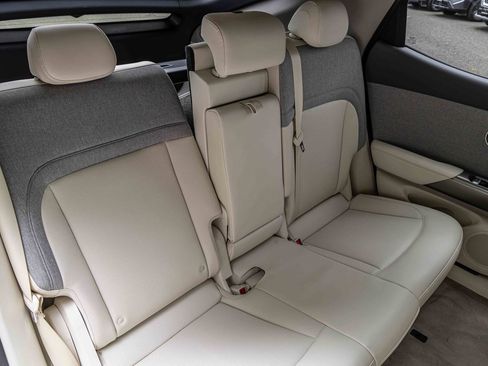 Used 2024 Genesis GV60 RWD image 27