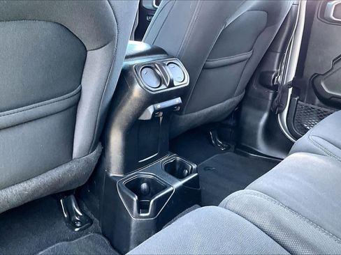 Used 2021 Jeep Wrangler Unlimited Sport image 33