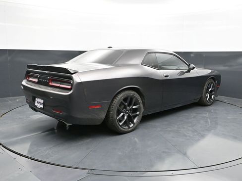 Used 2019 Dodge Challenger R/T w/ Driver Convenience Group image 3