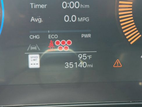Used 2024 Hyundai Santa Fe SEL AWD/4WD image 11